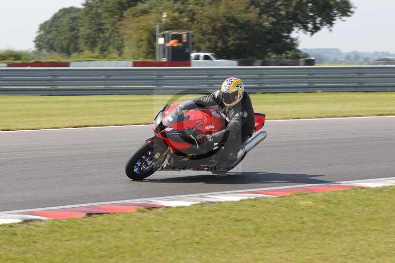 Motorcycle action photographs;Trackday digital images;event digital images;eventdigitalimages;no limits trackday;peter wileman photography;snetterton;snetterton circuit norfolk;snetterton photographs;trackday;trackday photos