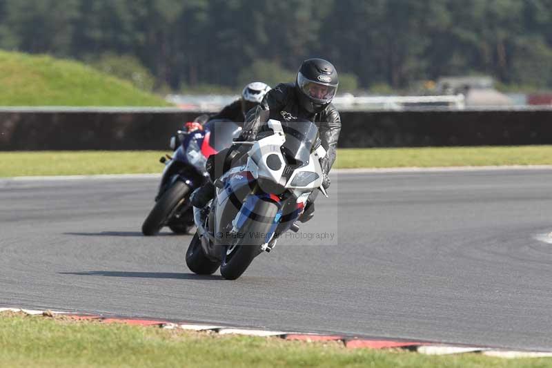 Motorcycle action photographs;Trackday digital images;event digital images;eventdigitalimages;no limits trackday;peter wileman photography;snetterton;snetterton circuit norfolk;snetterton photographs;trackday;trackday photos