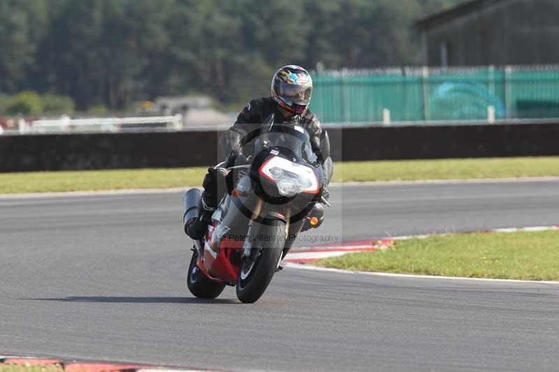 Motorcycle action photographs;Trackday digital images;event digital images;eventdigitalimages;no limits trackday;peter wileman photography;snetterton;snetterton circuit norfolk;snetterton photographs;trackday;trackday photos