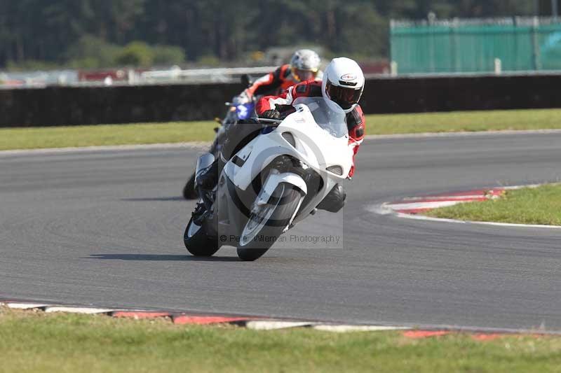 Motorcycle action photographs;Trackday digital images;event digital images;eventdigitalimages;no limits trackday;peter wileman photography;snetterton;snetterton circuit norfolk;snetterton photographs;trackday;trackday photos