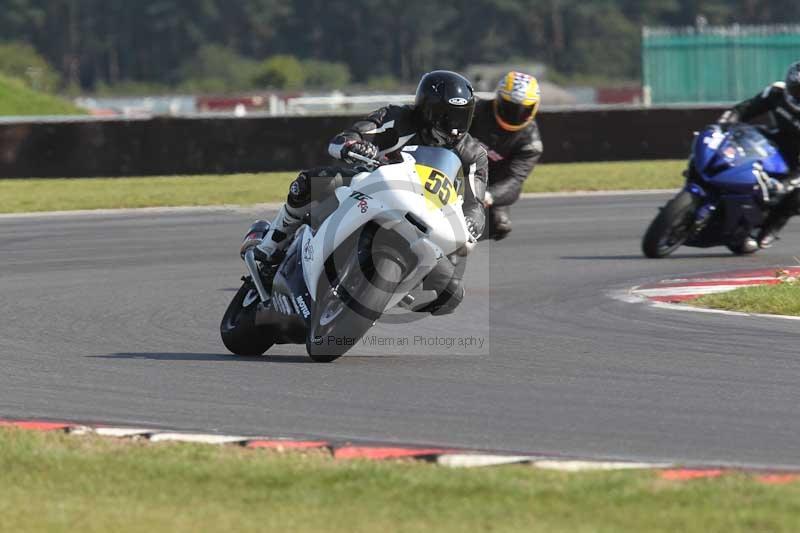 Motorcycle action photographs;Trackday digital images;event digital images;eventdigitalimages;no limits trackday;peter wileman photography;snetterton;snetterton circuit norfolk;snetterton photographs;trackday;trackday photos