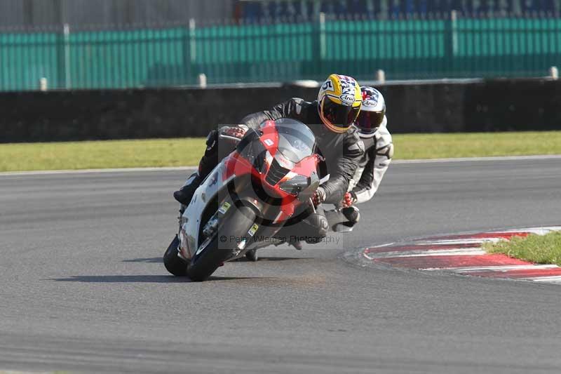 Motorcycle action photographs;Trackday digital images;event digital images;eventdigitalimages;no limits trackday;peter wileman photography;snetterton;snetterton circuit norfolk;snetterton photographs;trackday;trackday photos