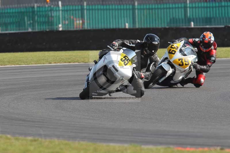 Motorcycle action photographs;Trackday digital images;event digital images;eventdigitalimages;no limits trackday;peter wileman photography;snetterton;snetterton circuit norfolk;snetterton photographs;trackday;trackday photos