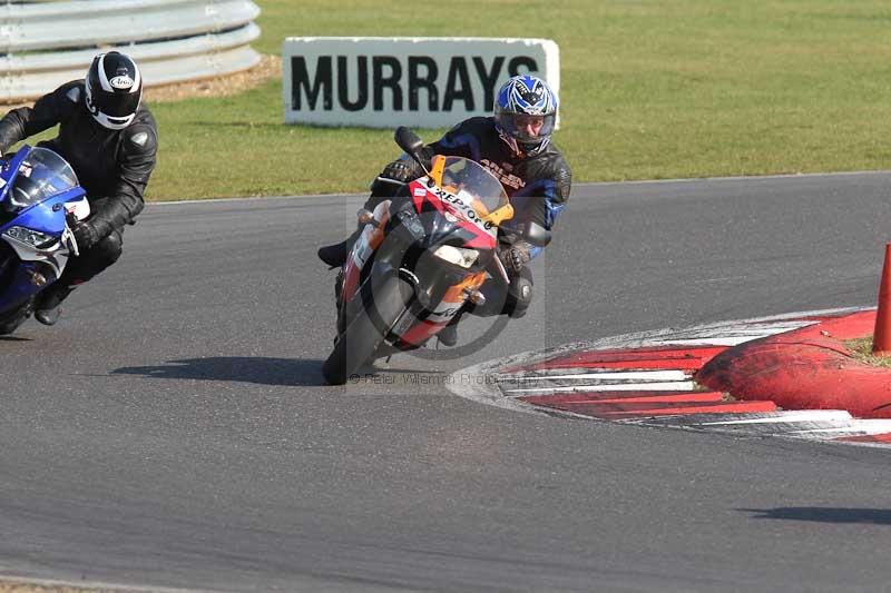 Motorcycle action photographs;Trackday digital images;event digital images;eventdigitalimages;no limits trackday;peter wileman photography;snetterton;snetterton circuit norfolk;snetterton photographs;trackday;trackday photos