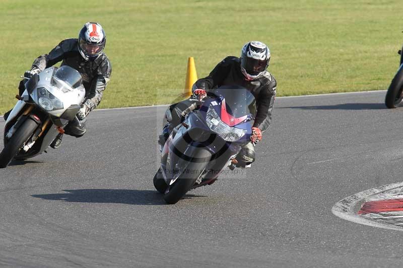 Motorcycle action photographs;Trackday digital images;event digital images;eventdigitalimages;no limits trackday;peter wileman photography;snetterton;snetterton circuit norfolk;snetterton photographs;trackday;trackday photos