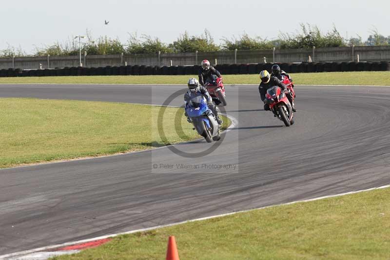 Motorcycle action photographs;Trackday digital images;event digital images;eventdigitalimages;no limits trackday;peter wileman photography;snetterton;snetterton circuit norfolk;snetterton photographs;trackday;trackday photos
