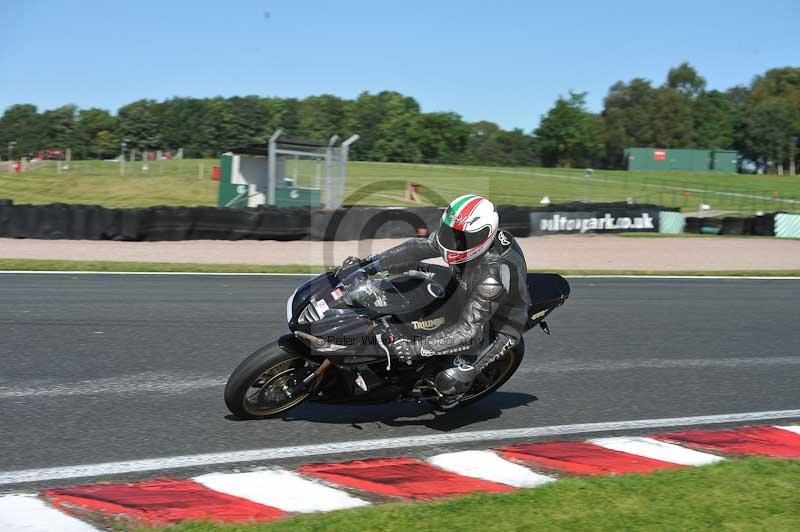 Motorcycle action photographs;event digital images;eventdigitalimages;no limits trackday;oulton park;oulton park circuit cheshire;oulton park photographs;peter wileman photography;trackday;trackday digital images;trackday photos