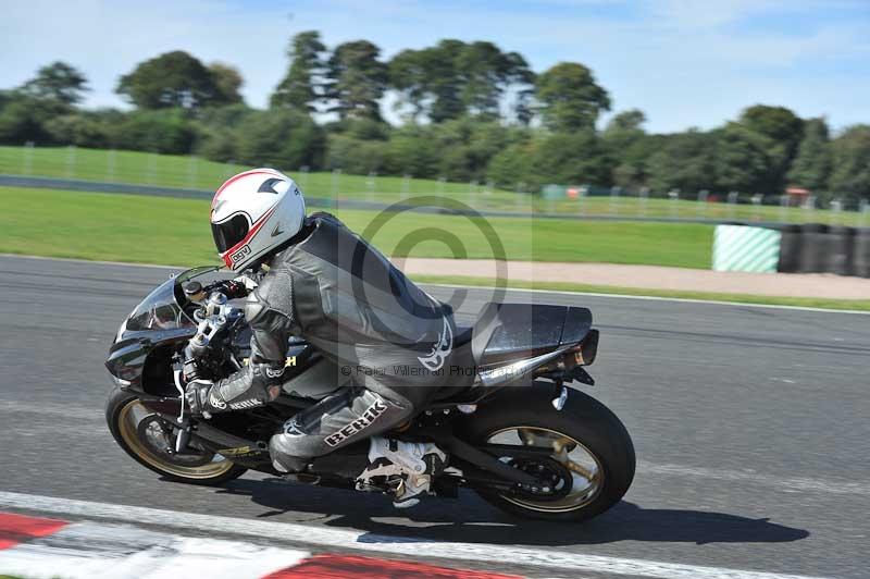 Motorcycle action photographs;event digital images;eventdigitalimages;no limits trackday;oulton park;oulton park circuit cheshire;oulton park photographs;peter wileman photography;trackday;trackday digital images;trackday photos