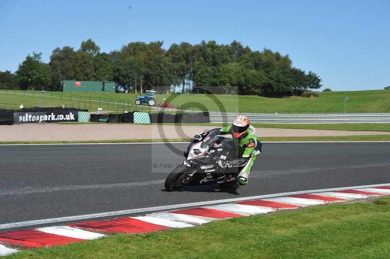Motorcycle action photographs;event digital images;eventdigitalimages;no limits trackday;oulton park;oulton park circuit cheshire;oulton park photographs;peter wileman photography;trackday;trackday digital images;trackday photos