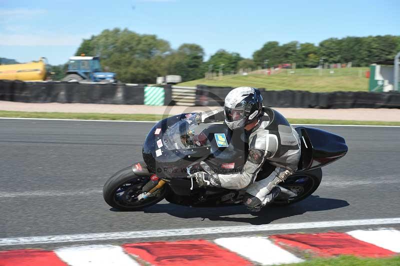 Motorcycle action photographs;event digital images;eventdigitalimages;no limits trackday;oulton park;oulton park circuit cheshire;oulton park photographs;peter wileman photography;trackday;trackday digital images;trackday photos