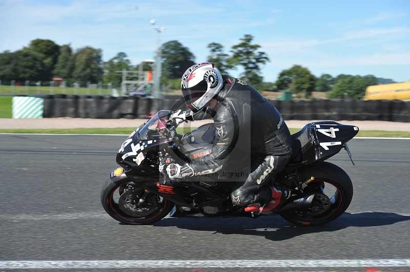 Motorcycle action photographs;event digital images;eventdigitalimages;no limits trackday;oulton park;oulton park circuit cheshire;oulton park photographs;peter wileman photography;trackday;trackday digital images;trackday photos
