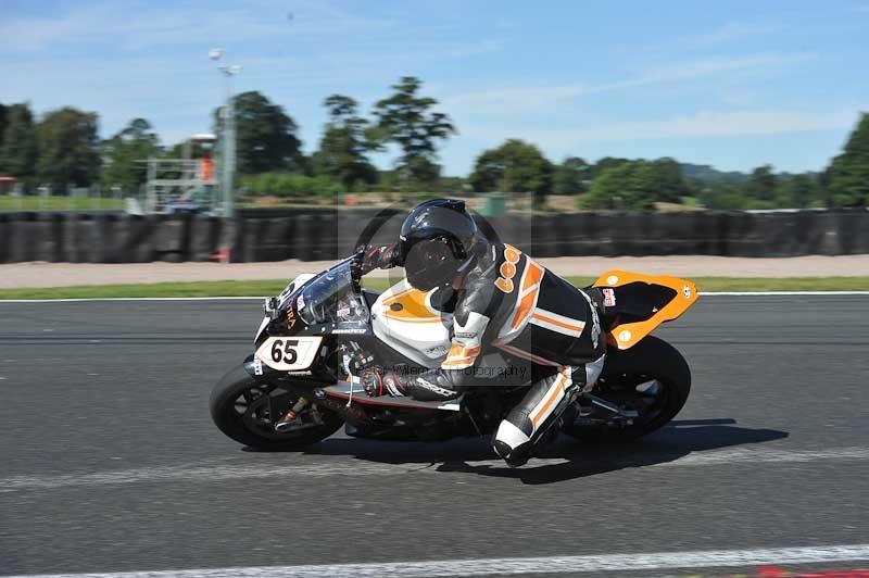 Motorcycle action photographs;event digital images;eventdigitalimages;no limits trackday;oulton park;oulton park circuit cheshire;oulton park photographs;peter wileman photography;trackday;trackday digital images;trackday photos