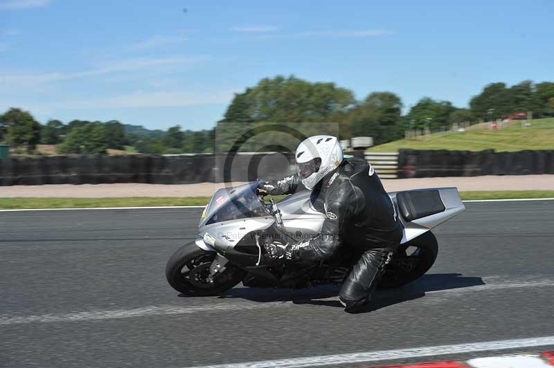 Motorcycle action photographs;event digital images;eventdigitalimages;no limits trackday;oulton park;oulton park circuit cheshire;oulton park photographs;peter wileman photography;trackday;trackday digital images;trackday photos