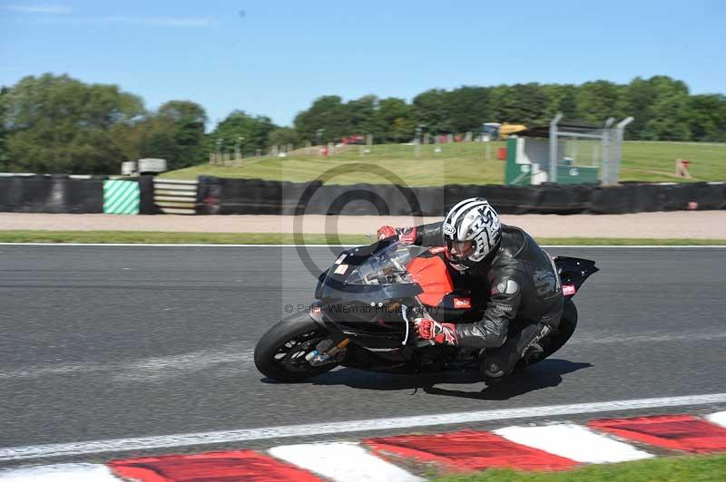 Motorcycle action photographs;event digital images;eventdigitalimages;no limits trackday;oulton park;oulton park circuit cheshire;oulton park photographs;peter wileman photography;trackday;trackday digital images;trackday photos