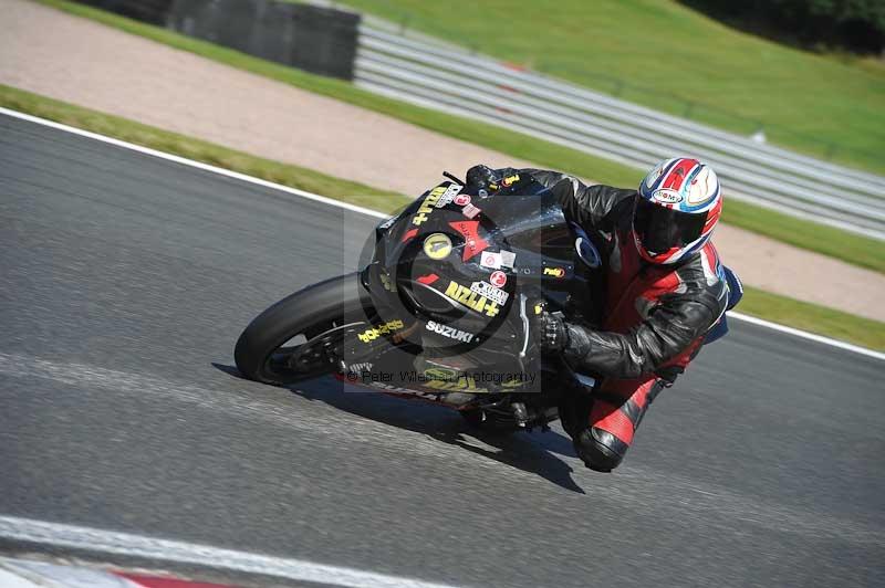 Motorcycle action photographs;event digital images;eventdigitalimages;no limits trackday;oulton park;oulton park circuit cheshire;oulton park photographs;peter wileman photography;trackday;trackday digital images;trackday photos