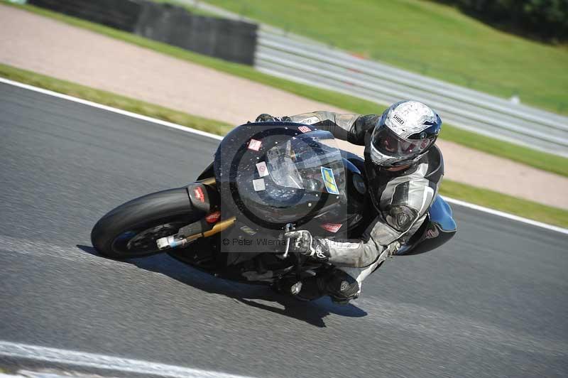 Motorcycle action photographs;event digital images;eventdigitalimages;no limits trackday;oulton park;oulton park circuit cheshire;oulton park photographs;peter wileman photography;trackday;trackday digital images;trackday photos
