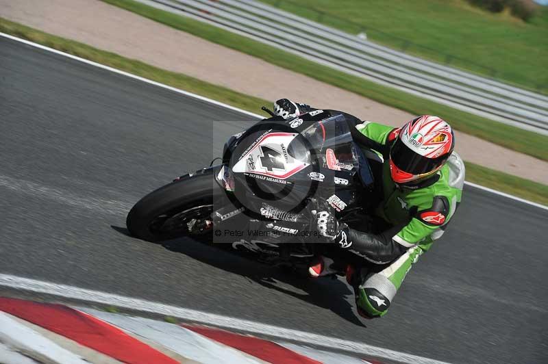 Motorcycle action photographs;event digital images;eventdigitalimages;no limits trackday;oulton park;oulton park circuit cheshire;oulton park photographs;peter wileman photography;trackday;trackday digital images;trackday photos