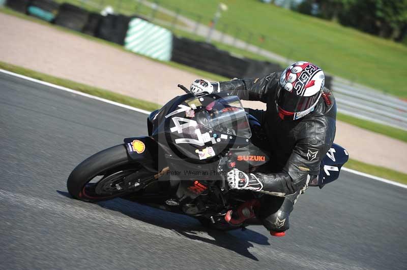 Motorcycle action photographs;event digital images;eventdigitalimages;no limits trackday;oulton park;oulton park circuit cheshire;oulton park photographs;peter wileman photography;trackday;trackday digital images;trackday photos