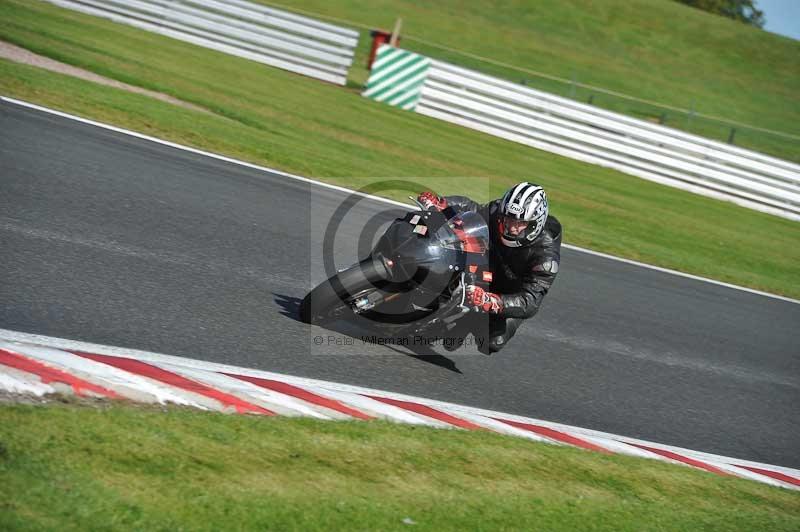 Motorcycle action photographs;event digital images;eventdigitalimages;no limits trackday;oulton park;oulton park circuit cheshire;oulton park photographs;peter wileman photography;trackday;trackday digital images;trackday photos
