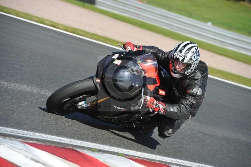 Motorcycle action photographs;event digital images;eventdigitalimages;no limits trackday;oulton park;oulton park circuit cheshire;oulton park photographs;peter wileman photography;trackday;trackday digital images;trackday photos