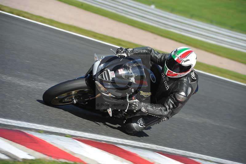 Motorcycle action photographs;event digital images;eventdigitalimages;no limits trackday;oulton park;oulton park circuit cheshire;oulton park photographs;peter wileman photography;trackday;trackday digital images;trackday photos