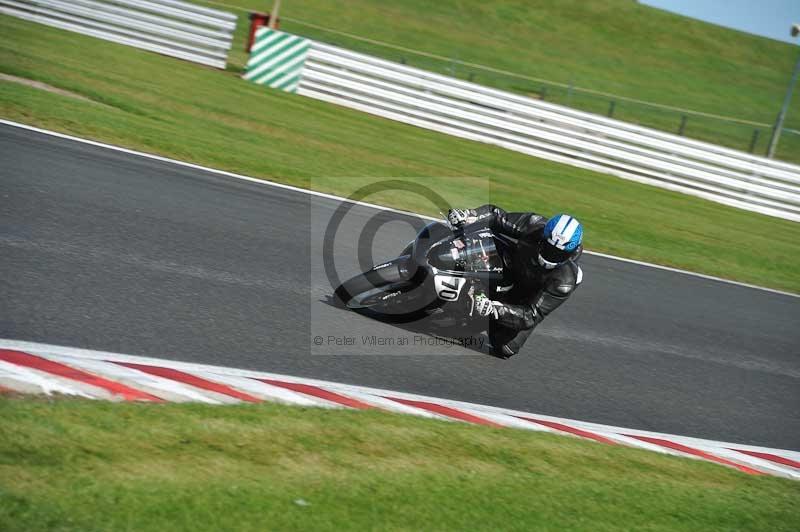 Motorcycle action photographs;event digital images;eventdigitalimages;no limits trackday;oulton park;oulton park circuit cheshire;oulton park photographs;peter wileman photography;trackday;trackday digital images;trackday photos