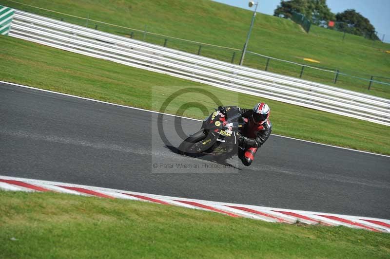 Motorcycle action photographs;event digital images;eventdigitalimages;no limits trackday;oulton park;oulton park circuit cheshire;oulton park photographs;peter wileman photography;trackday;trackday digital images;trackday photos