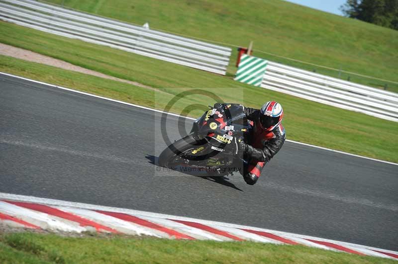 Motorcycle action photographs;event digital images;eventdigitalimages;no limits trackday;oulton park;oulton park circuit cheshire;oulton park photographs;peter wileman photography;trackday;trackday digital images;trackday photos