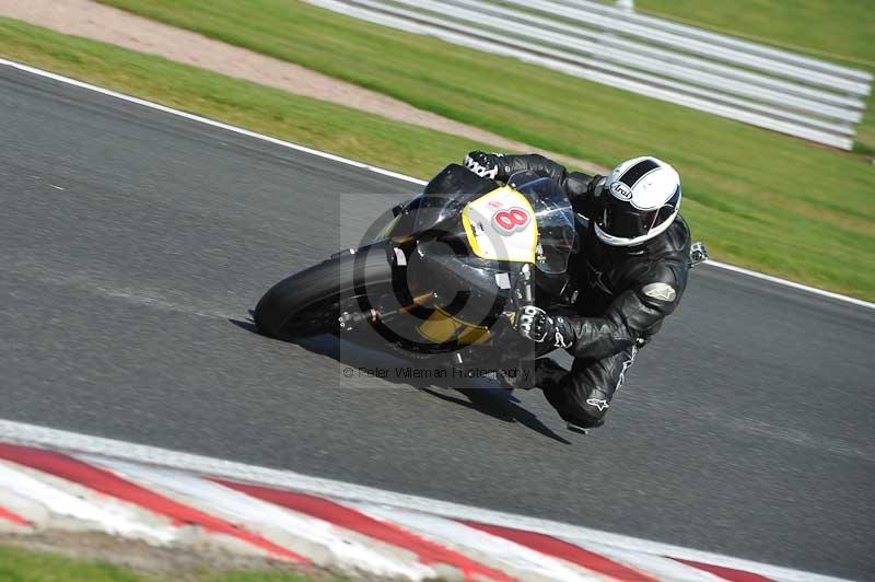 Motorcycle action photographs;event digital images;eventdigitalimages;no limits trackday;oulton park;oulton park circuit cheshire;oulton park photographs;peter wileman photography;trackday;trackday digital images;trackday photos