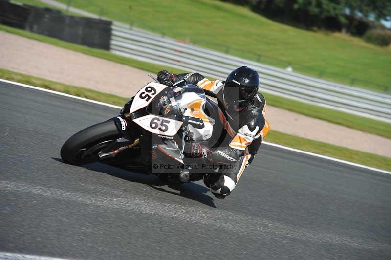 Motorcycle action photographs;event digital images;eventdigitalimages;no limits trackday;oulton park;oulton park circuit cheshire;oulton park photographs;peter wileman photography;trackday;trackday digital images;trackday photos