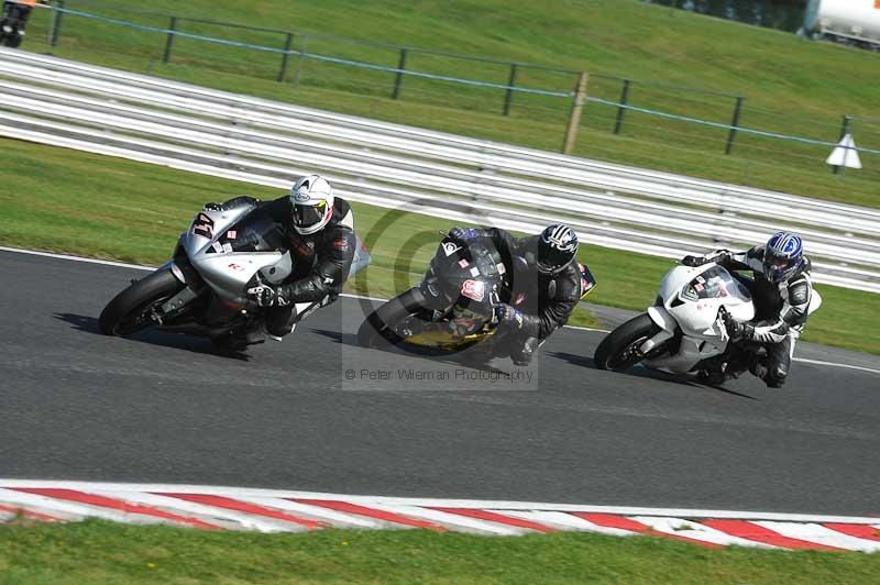 Motorcycle action photographs;event digital images;eventdigitalimages;no limits trackday;oulton park;oulton park circuit cheshire;oulton park photographs;peter wileman photography;trackday;trackday digital images;trackday photos