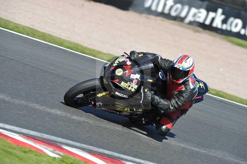 Motorcycle action photographs;event digital images;eventdigitalimages;no limits trackday;oulton park;oulton park circuit cheshire;oulton park photographs;peter wileman photography;trackday;trackday digital images;trackday photos