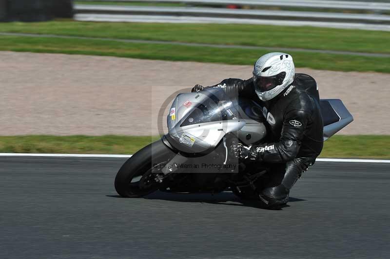 Motorcycle action photographs;event digital images;eventdigitalimages;no limits trackday;oulton park;oulton park circuit cheshire;oulton park photographs;peter wileman photography;trackday;trackday digital images;trackday photos