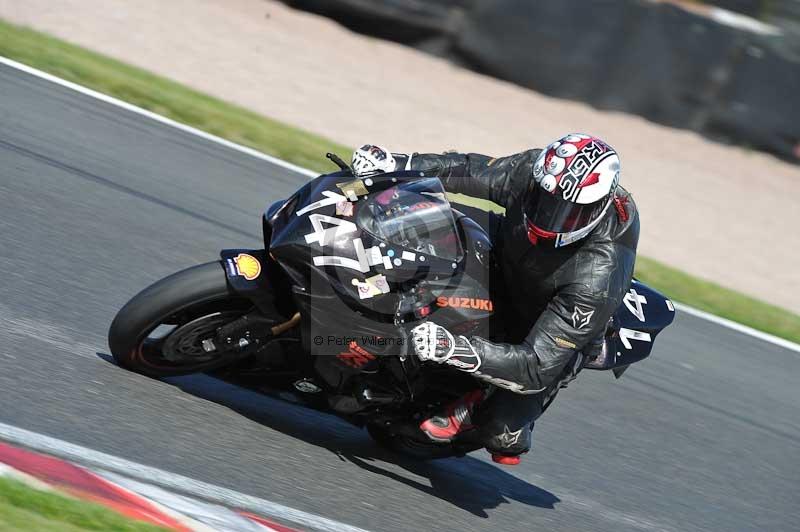 Motorcycle action photographs;event digital images;eventdigitalimages;no limits trackday;oulton park;oulton park circuit cheshire;oulton park photographs;peter wileman photography;trackday;trackday digital images;trackday photos