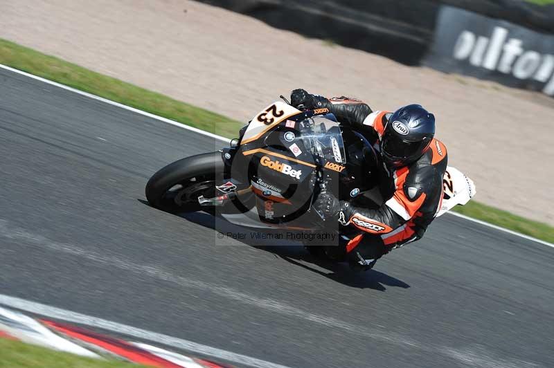 Motorcycle action photographs;event digital images;eventdigitalimages;no limits trackday;oulton park;oulton park circuit cheshire;oulton park photographs;peter wileman photography;trackday;trackday digital images;trackday photos