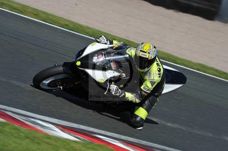 Motorcycle action photographs;event digital images;eventdigitalimages;no limits trackday;oulton park;oulton park circuit cheshire;oulton park photographs;peter wileman photography;trackday;trackday digital images;trackday photos
