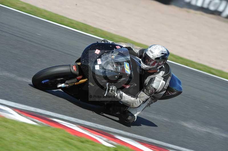 Motorcycle action photographs;event digital images;eventdigitalimages;no limits trackday;oulton park;oulton park circuit cheshire;oulton park photographs;peter wileman photography;trackday;trackday digital images;trackday photos