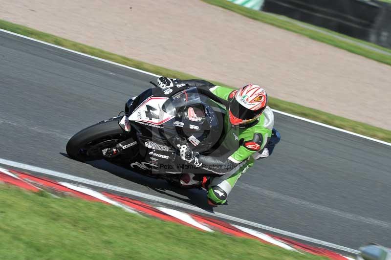 Motorcycle action photographs;event digital images;eventdigitalimages;no limits trackday;oulton park;oulton park circuit cheshire;oulton park photographs;peter wileman photography;trackday;trackday digital images;trackday photos