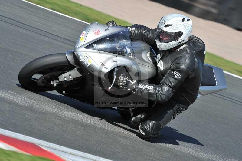 Motorcycle action photographs;event digital images;eventdigitalimages;no limits trackday;oulton park;oulton park circuit cheshire;oulton park photographs;peter wileman photography;trackday;trackday digital images;trackday photos