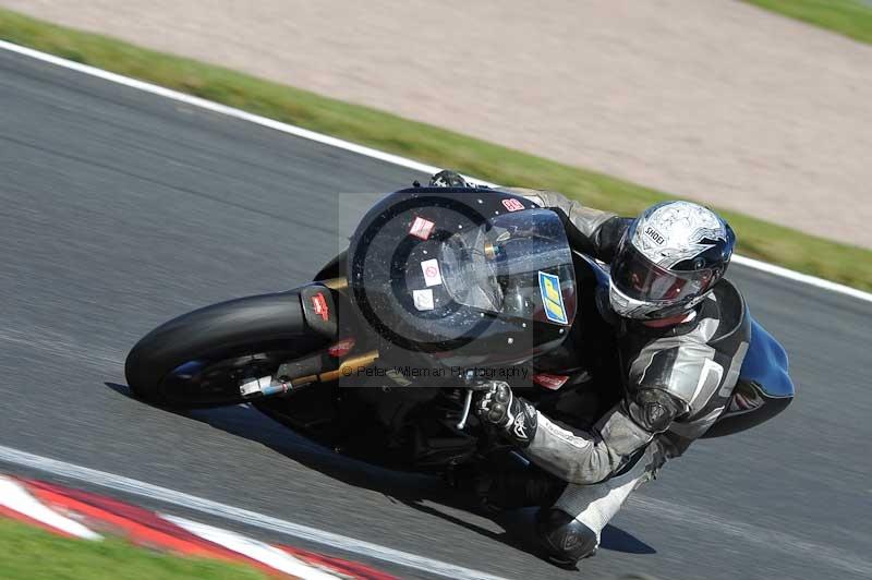 Motorcycle action photographs;event digital images;eventdigitalimages;no limits trackday;oulton park;oulton park circuit cheshire;oulton park photographs;peter wileman photography;trackday;trackday digital images;trackday photos