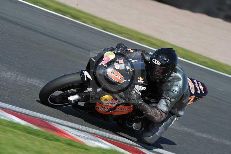 Motorcycle action photographs;event digital images;eventdigitalimages;no limits trackday;oulton park;oulton park circuit cheshire;oulton park photographs;peter wileman photography;trackday;trackday digital images;trackday photos