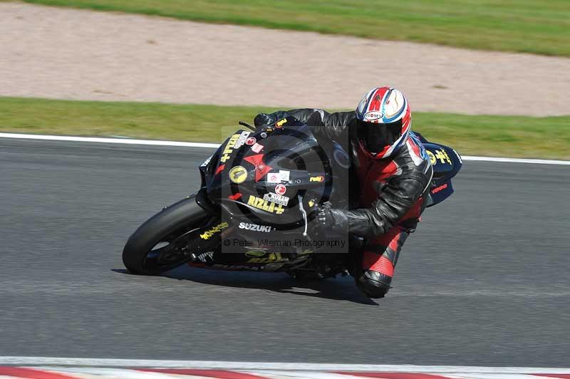Motorcycle action photographs;event digital images;eventdigitalimages;no limits trackday;oulton park;oulton park circuit cheshire;oulton park photographs;peter wileman photography;trackday;trackday digital images;trackday photos