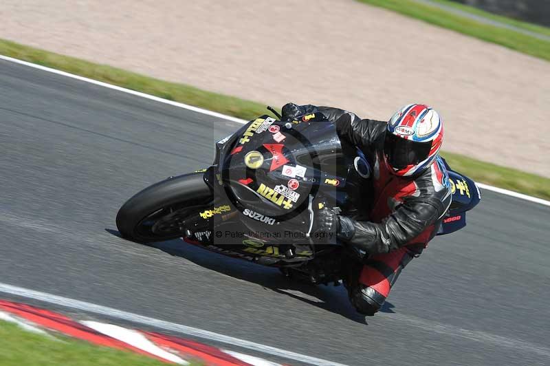 Motorcycle action photographs;event digital images;eventdigitalimages;no limits trackday;oulton park;oulton park circuit cheshire;oulton park photographs;peter wileman photography;trackday;trackday digital images;trackday photos