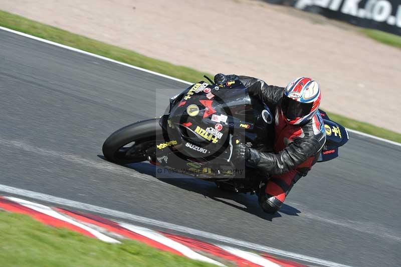 Motorcycle action photographs;event digital images;eventdigitalimages;no limits trackday;oulton park;oulton park circuit cheshire;oulton park photographs;peter wileman photography;trackday;trackday digital images;trackday photos