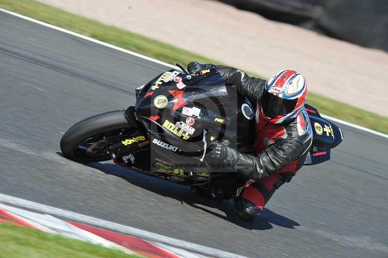 Motorcycle action photographs;event digital images;eventdigitalimages;no limits trackday;oulton park;oulton park circuit cheshire;oulton park photographs;peter wileman photography;trackday;trackday digital images;trackday photos