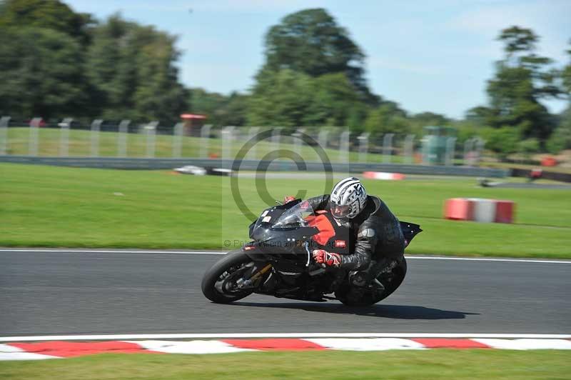 Motorcycle action photographs;event digital images;eventdigitalimages;no limits trackday;oulton park;oulton park circuit cheshire;oulton park photographs;peter wileman photography;trackday;trackday digital images;trackday photos