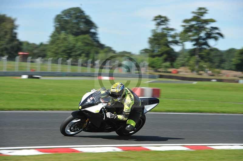 Motorcycle action photographs;event digital images;eventdigitalimages;no limits trackday;oulton park;oulton park circuit cheshire;oulton park photographs;peter wileman photography;trackday;trackday digital images;trackday photos
