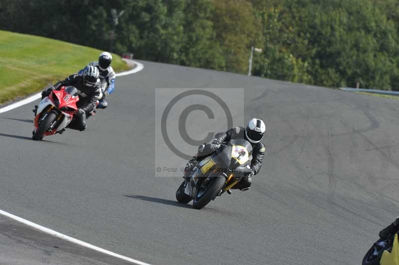 Motorcycle action photographs;event digital images;eventdigitalimages;no limits trackday;oulton park;oulton park circuit cheshire;oulton park photographs;peter wileman photography;trackday;trackday digital images;trackday photos