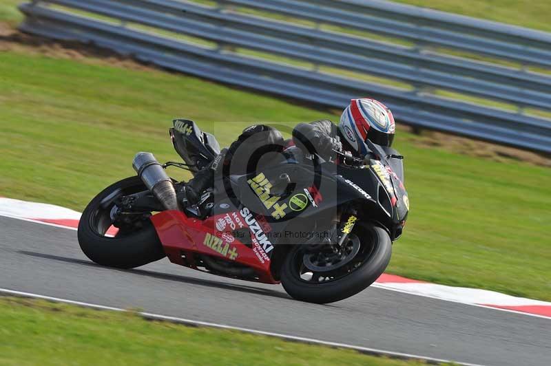 Motorcycle action photographs;event digital images;eventdigitalimages;no limits trackday;oulton park;oulton park circuit cheshire;oulton park photographs;peter wileman photography;trackday;trackday digital images;trackday photos