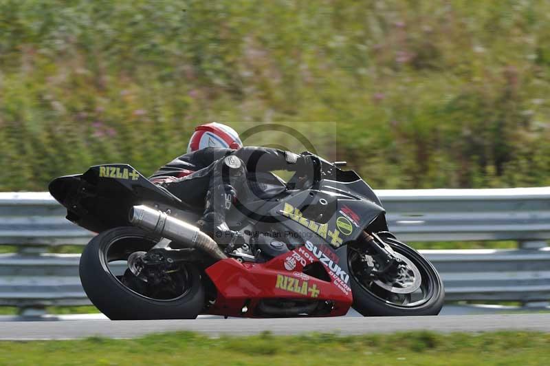 Motorcycle action photographs;event digital images;eventdigitalimages;no limits trackday;oulton park;oulton park circuit cheshire;oulton park photographs;peter wileman photography;trackday;trackday digital images;trackday photos